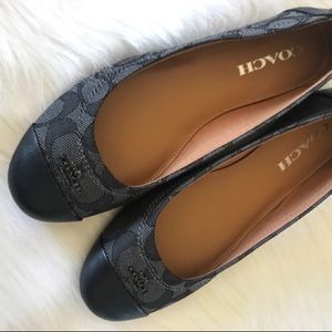 Authentic Coach Chelsea flats